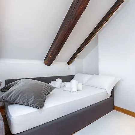 Hostdomus - Mille Apartment