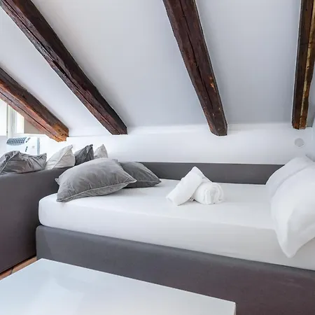 Hostdomus - Mille Appartement Turin